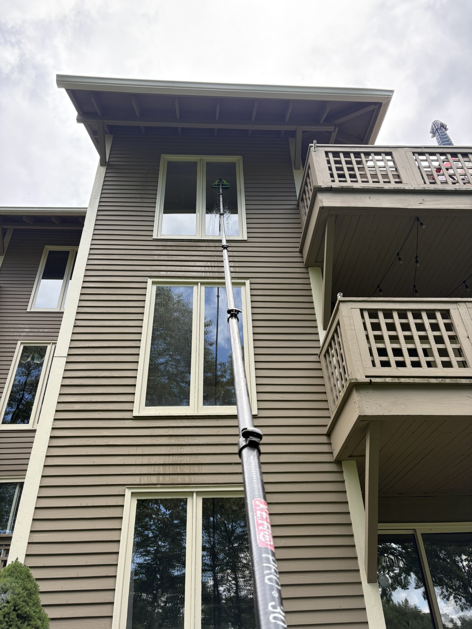 Crystal-Clear Results: Window Cleaning in Wintergreen, VA