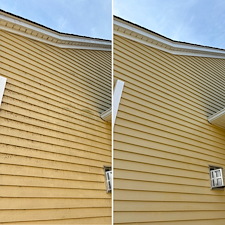 House-Washing-in-Roseland-VA-Soft-Wash-Exterior-Cleaning 1
