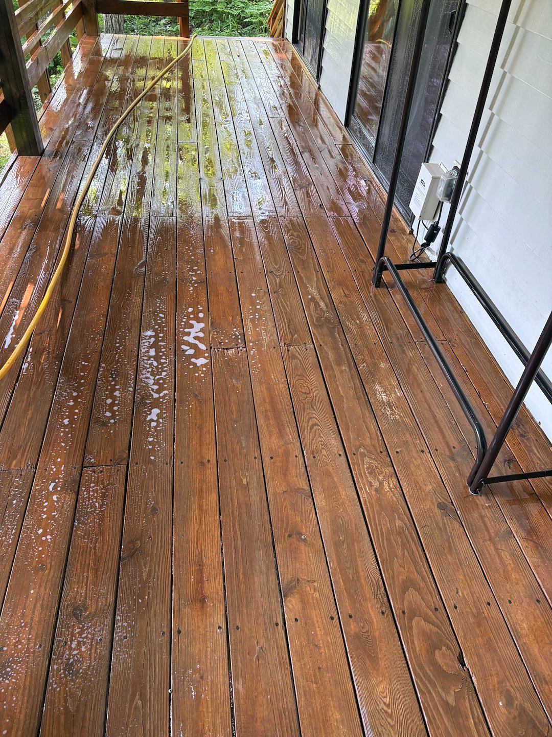 Stang’s Softwash Expertly Restores Decks with Professional Deck Washing in Wintergreen, VA